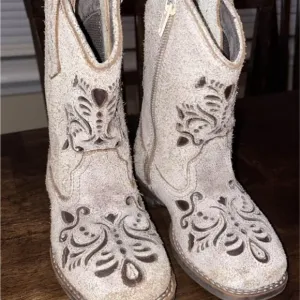Embroidered Western Cowboy Boots