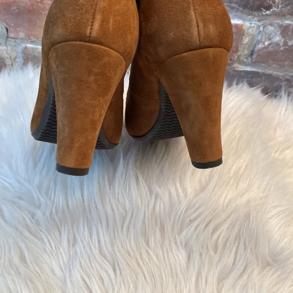 Eric Michael Suede Heels/Booties, Size 5.5