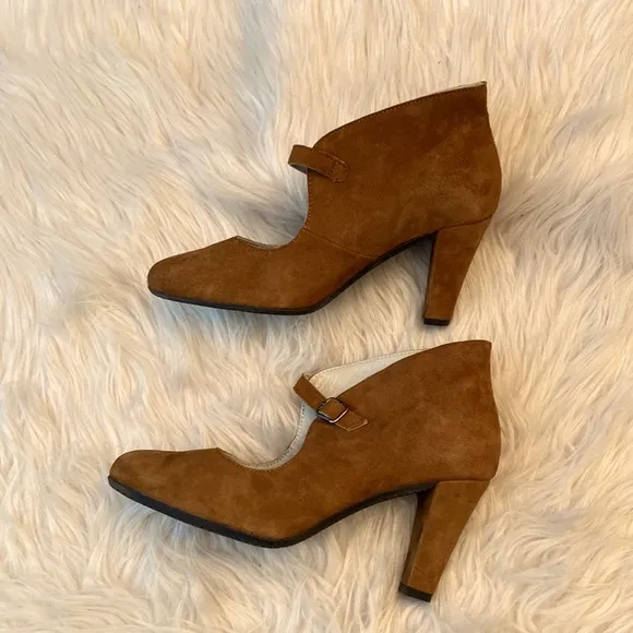 Eric Michael Suede Heels/Booties, Size 5.5