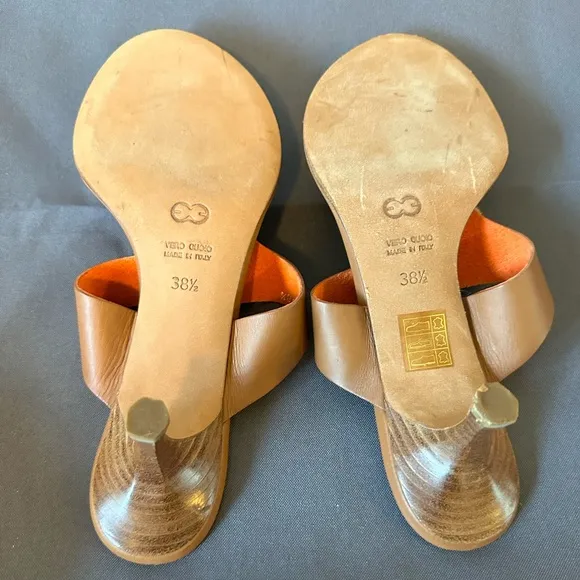 Escada kitten heel thong sandals