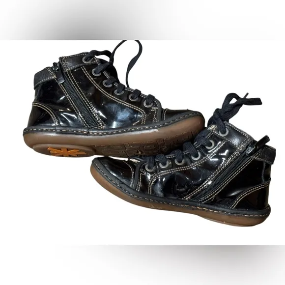 EU 30/ US 13 Rare vintage Patent sneakers by the Art Company