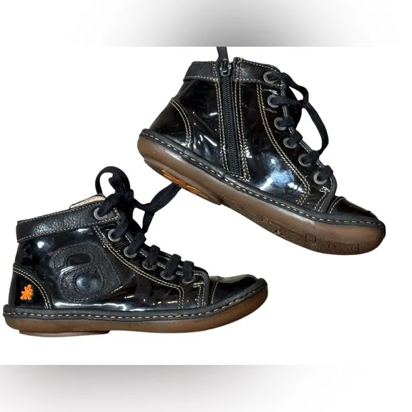 EU 30/ US 13 Rare vintage Patent sneakers by the Art Company