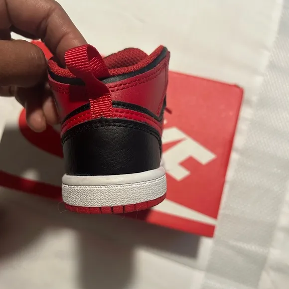 EUC Toddler Jordan Sneakers - Red &amp; Black - 5C