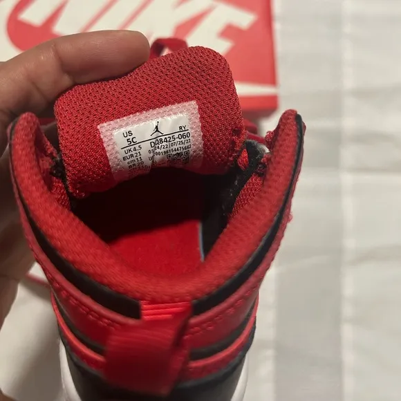 EUC Toddler Jordan Sneakers - Red &amp; Black - 5C