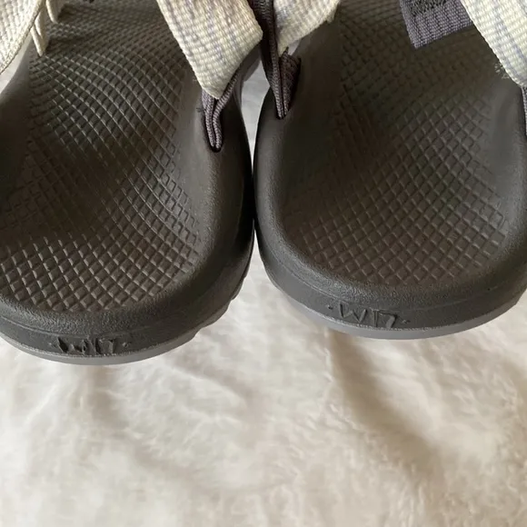 EUC Women’s Chaco Cloud sandals size 7