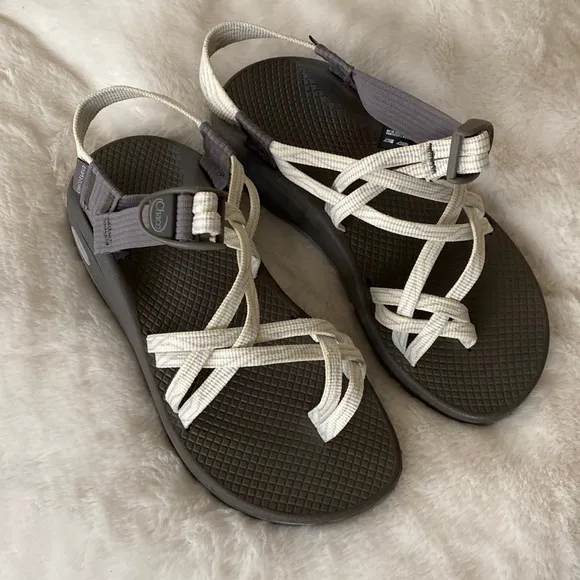 EUC Women’s Chaco Cloud sandals size 7