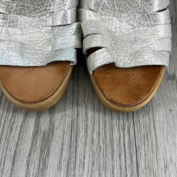 Famolare Hi-Up Wedge Sandals