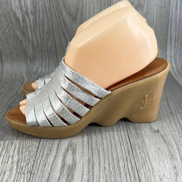 Famolare Hi-Up Wedge Sandals