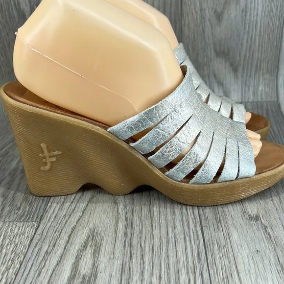Famolare Hi-Up Wedge Sandals