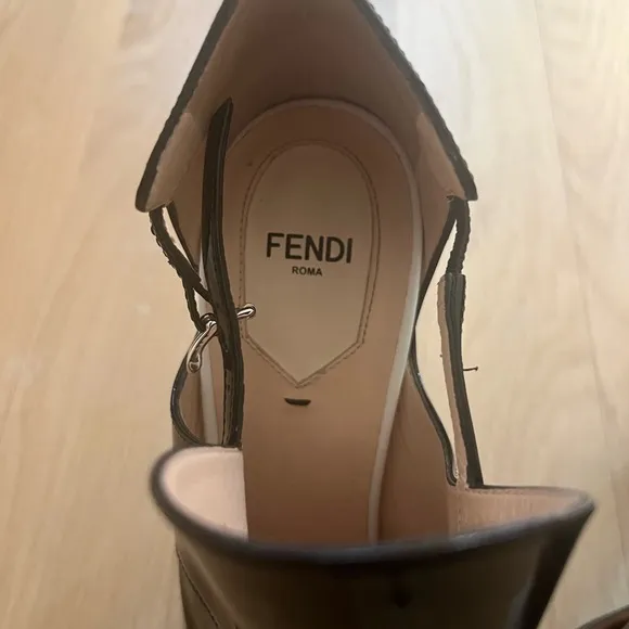 ✨Fendi Roma Black and White Women's Heels✨