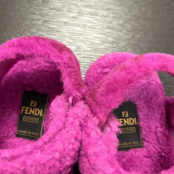 Fendi Shearling FF Fendi Feel Sandals Bouganville