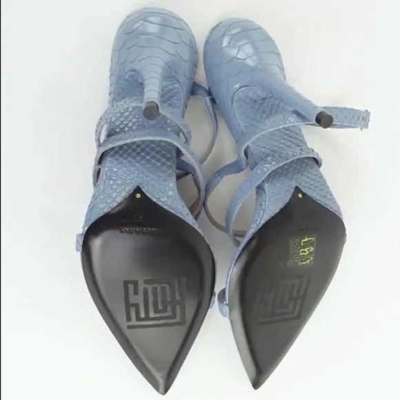 FENTY SPIRALING SANDALS SIZE 37