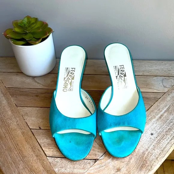 Ferragamo suede sandals size 8 great condition