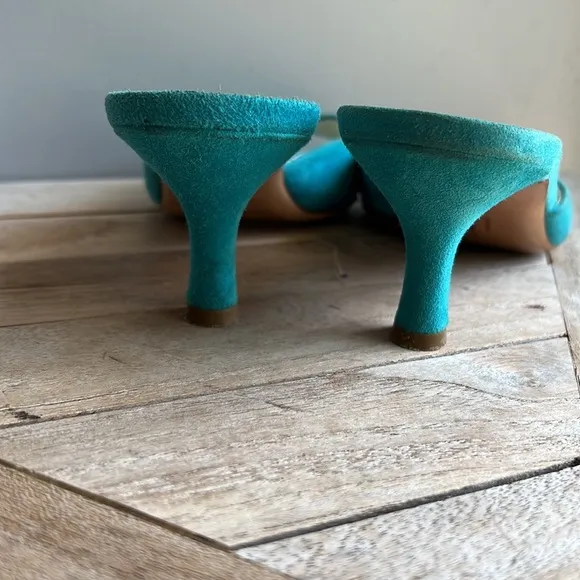 Ferragamo suede sandals size 8 great condition