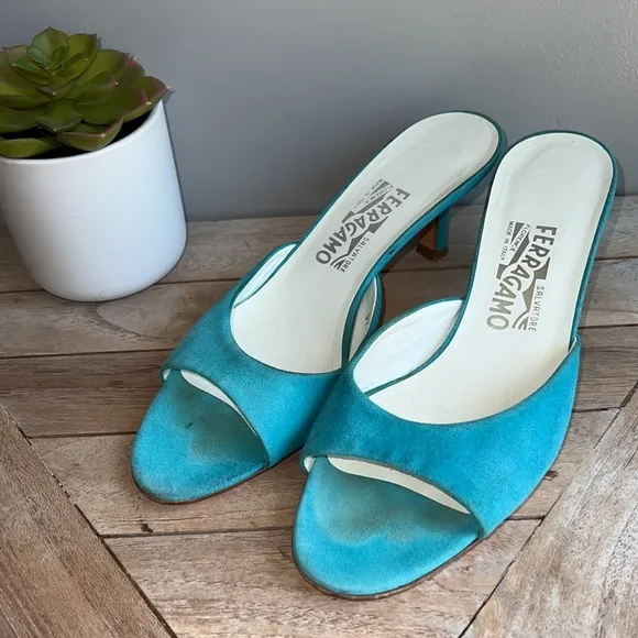 Ferragamo suede sandals size 8 great condition