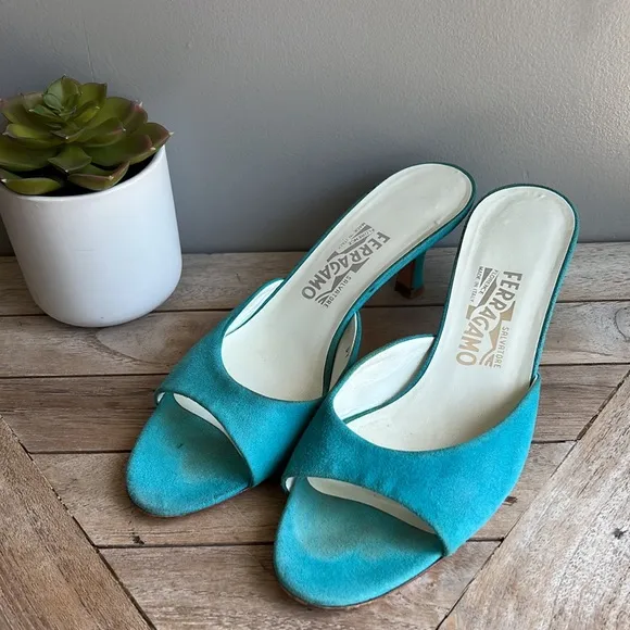 Ferragamo suede sandals size 8 great condition