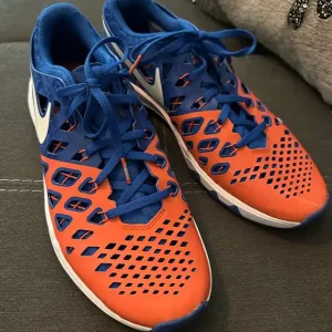 Florida Gators Nike Train Speed Sneakers M 9, NWOT