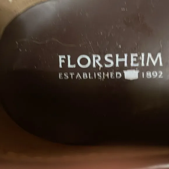 Florsheim, leather penny loafers for men. Brown size 8.