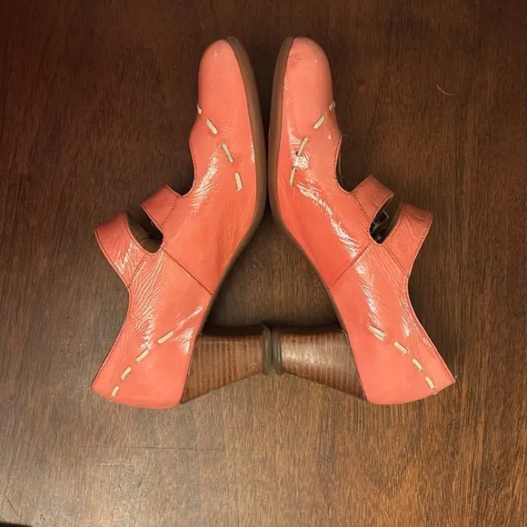 FLUEVOG Women's  pink Mary Jane Heels