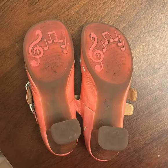 FLUEVOG Women's  pink Mary Jane Heels