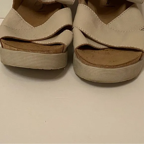 FLY LONDON SHOES WEDGE SANDAL CREAM LEATHER ANKLE STRAPS CORK SIDES Size 40 9.5