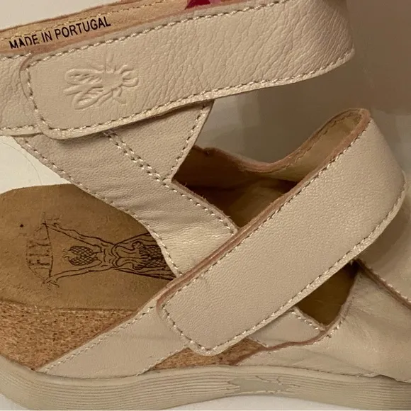 FLY LONDON SHOES WEDGE SANDAL CREAM LEATHER ANKLE STRAPS CORK SIDES Size 40 9.5