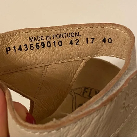 FLY LONDON SHOES WEDGE SANDAL CREAM LEATHER ANKLE STRAPS CORK SIDES Size 40 9.5