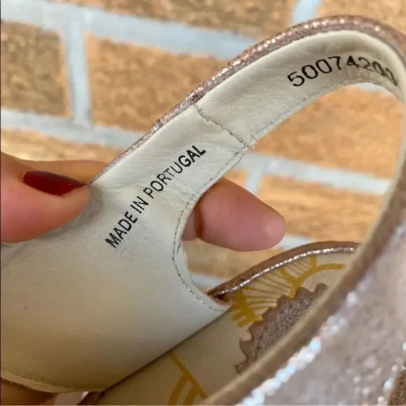 Fly London Yifa Luna Gold Metallic sandals 10.5