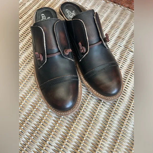 Freebird by Steven Malena Black Cherry Leather Clogs Mules Slip On Shoes