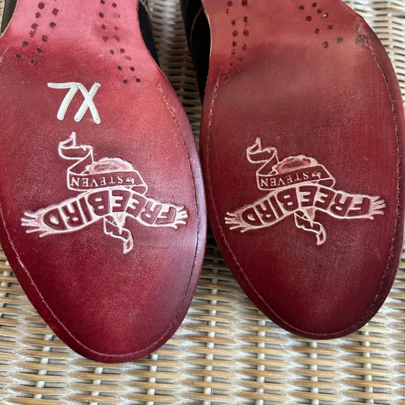 Freebird by Steven Malena Black Cherry Leather Clogs Mules Slip On Shoes