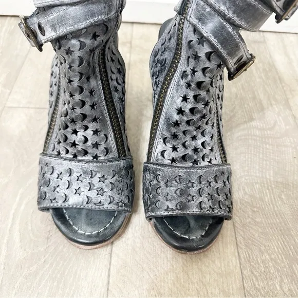 Freebird by Steven Teresa Heeled Sandals 7