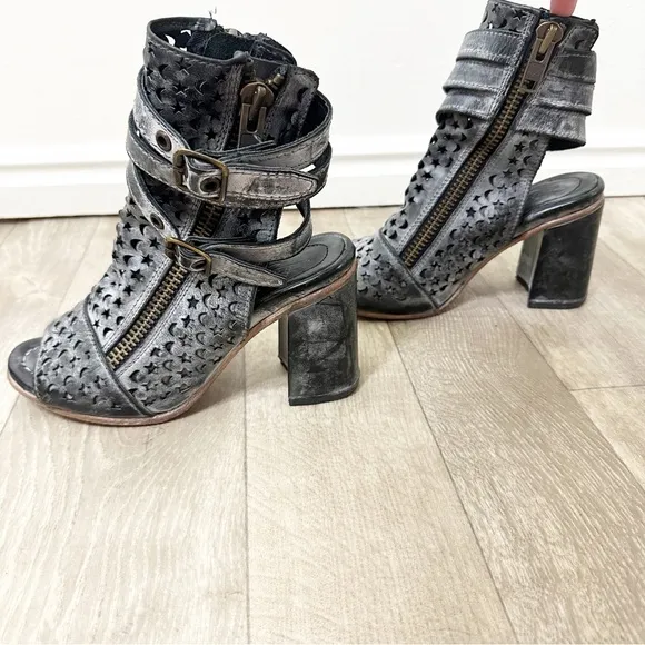 Freebird by Steven Teresa Heeled Sandals 7