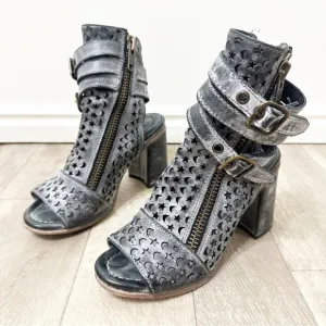 Freebird by Steven Teresa Heeled Sandals 7