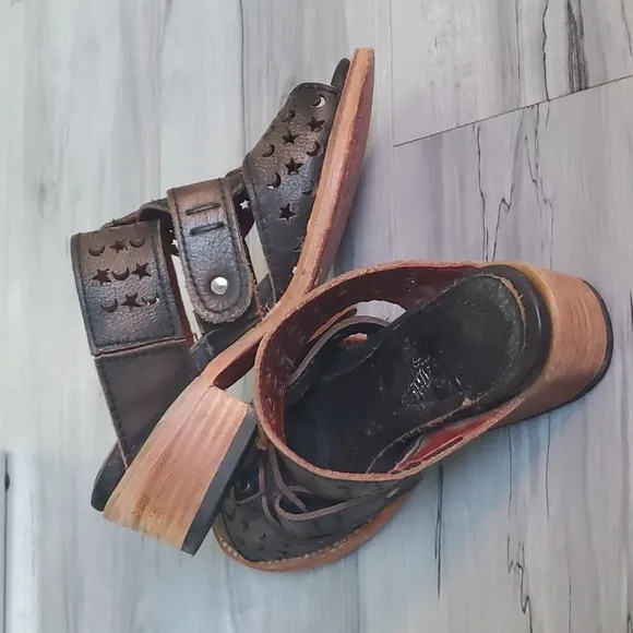 FREEBIRD MOONSTAR  SANDALS