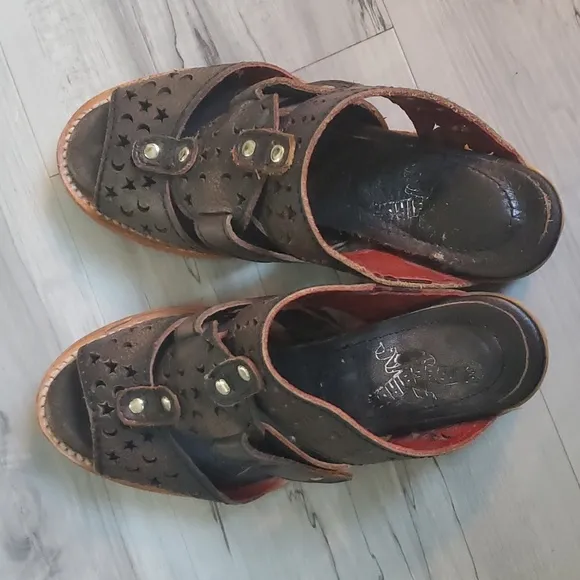 FREEBIRD MOONSTAR  SANDALS