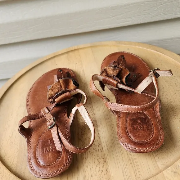 Frye Alessia leaf sling sandals