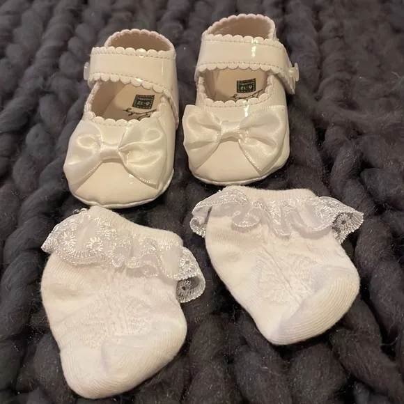 Full flower girl outfit with shoes and accessories