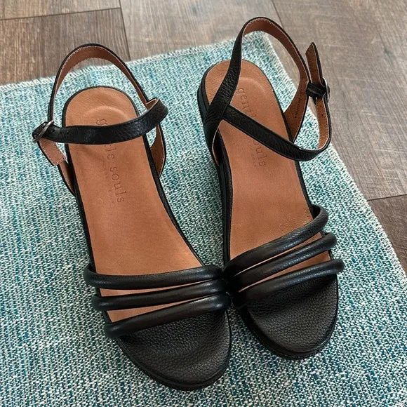 Gentle Souls Black Wedge Sandals NWOT