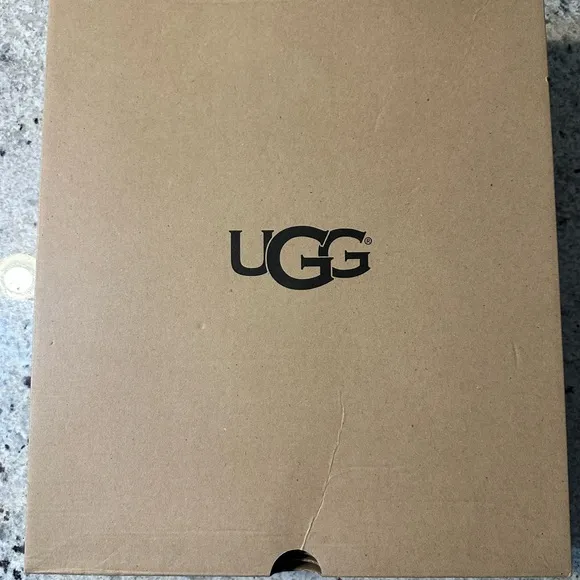 Gently cared for women’s UGG boots size 9.5.