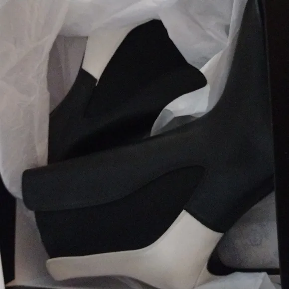 Genuine Leather Nine West Boots