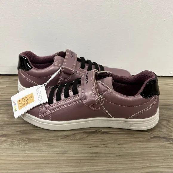 Geox Respira Girls Purple/ Black Sequins Sneakers Velcro US 3.5/ EUR 35 NWOB