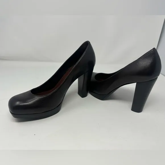 Gianni Bini Like New Deep Brown Pump Heels