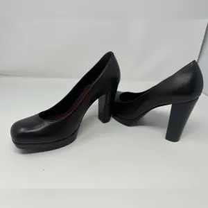 Gianni Bini Like New Deep Brown Pump Heels