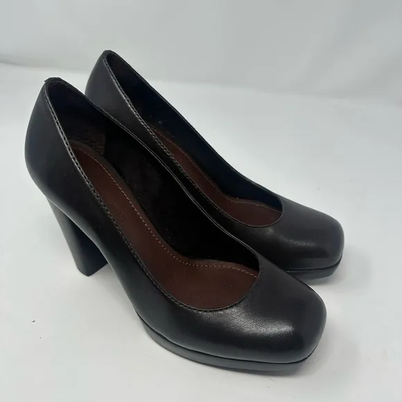 Gianni Bini Like New Deep Brown Pump Heels