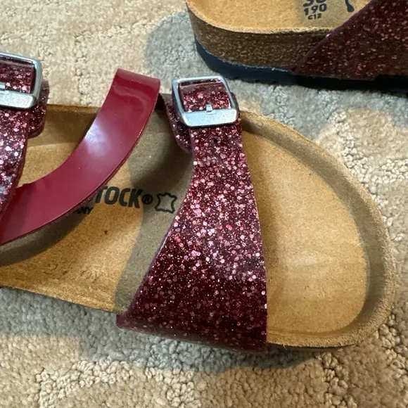 Girls Birkenstock sandals 30
