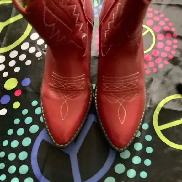 Girls boots used normal wear and scuffs