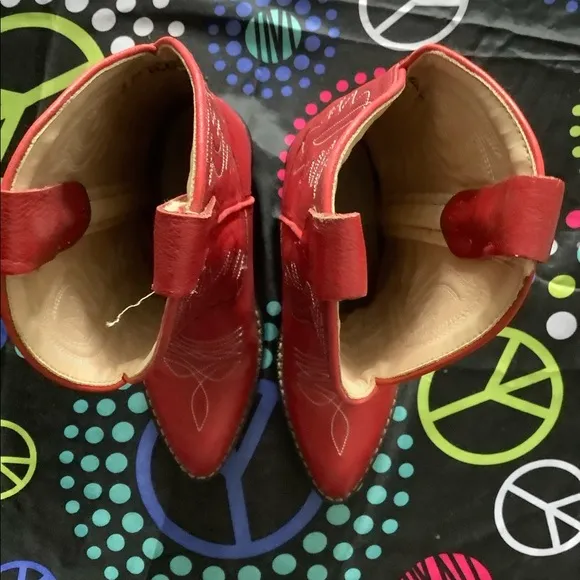 Girls boots used normal wear and scuffs