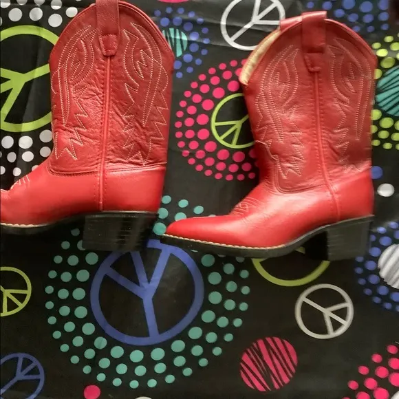 Girls boots used normal wear and scuffs