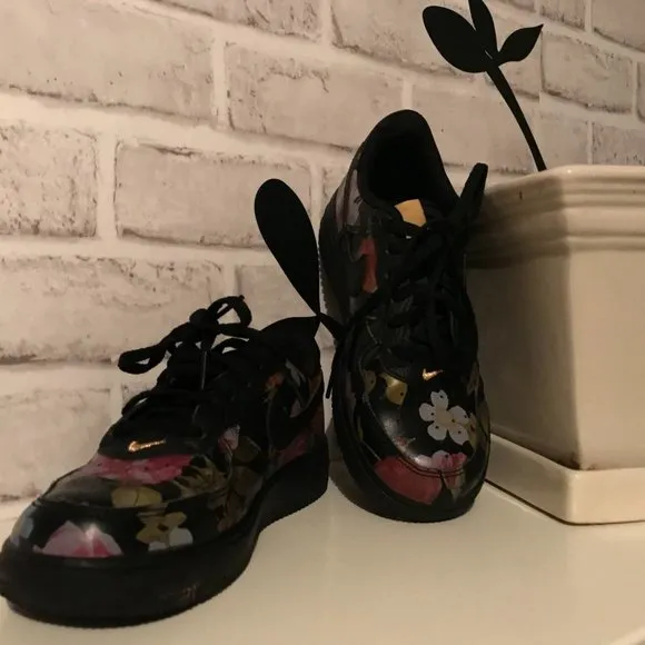 Girls NIKE AirForce F1 LXX Floral Sneakers