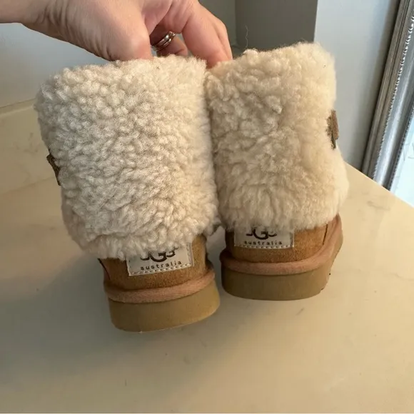 Girls UGGS boots